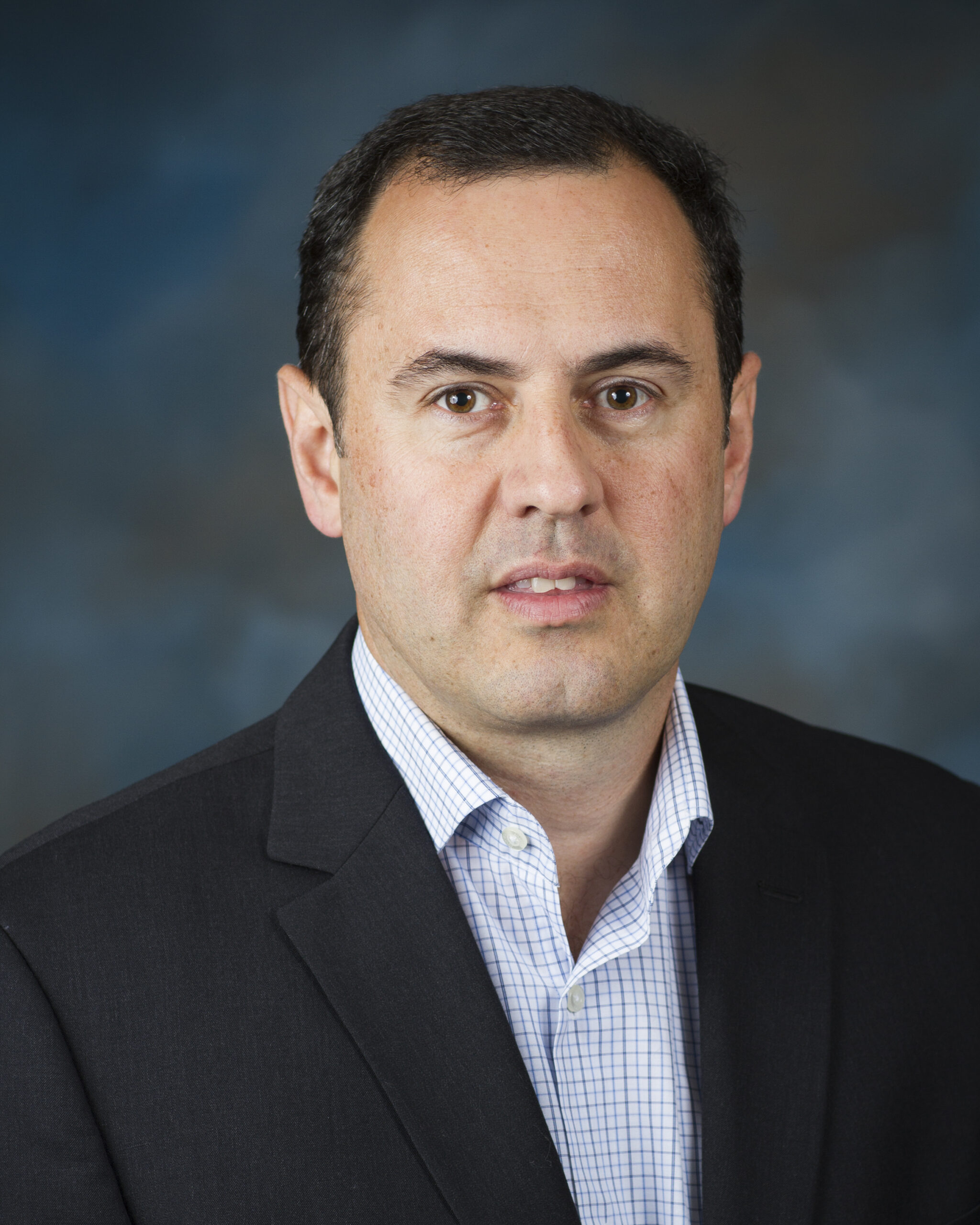 José Eduardo P. Santos headshot